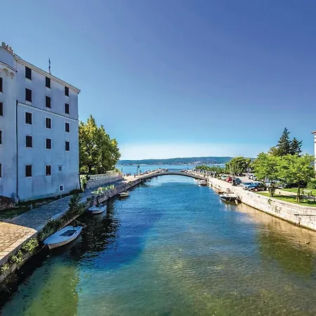 Cozy In With Wifi Apartment Crikvenica