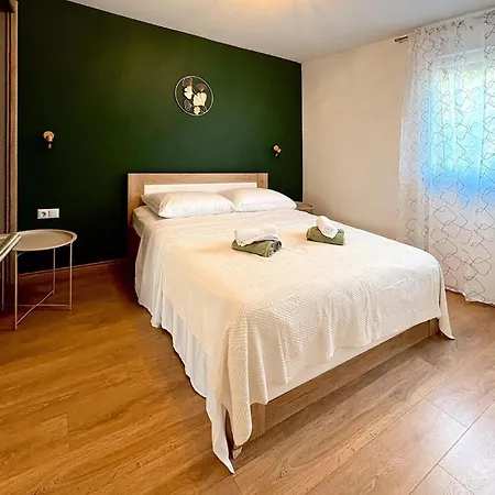 3 Bedroom Cozy In Crikvenica